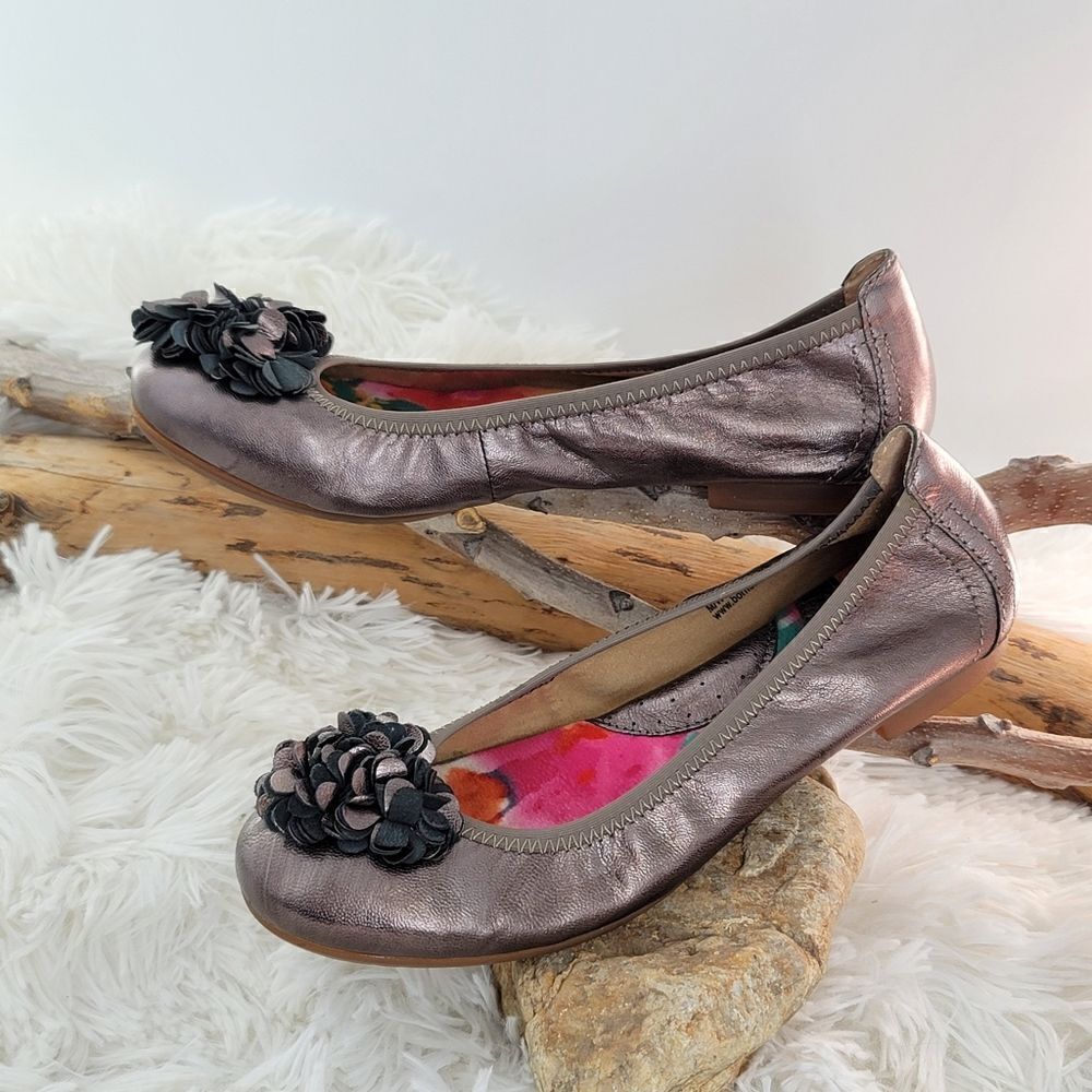 Born metallic ballet flats with leather flowers leather